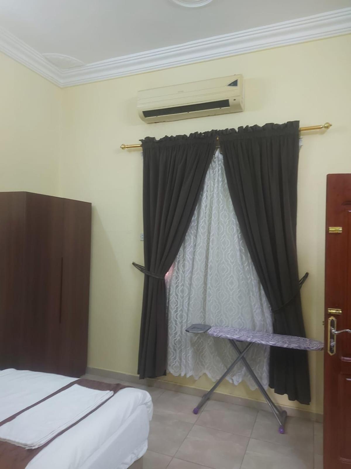 العييري للوحدات المفروشة المدينة 3 Apartemen *