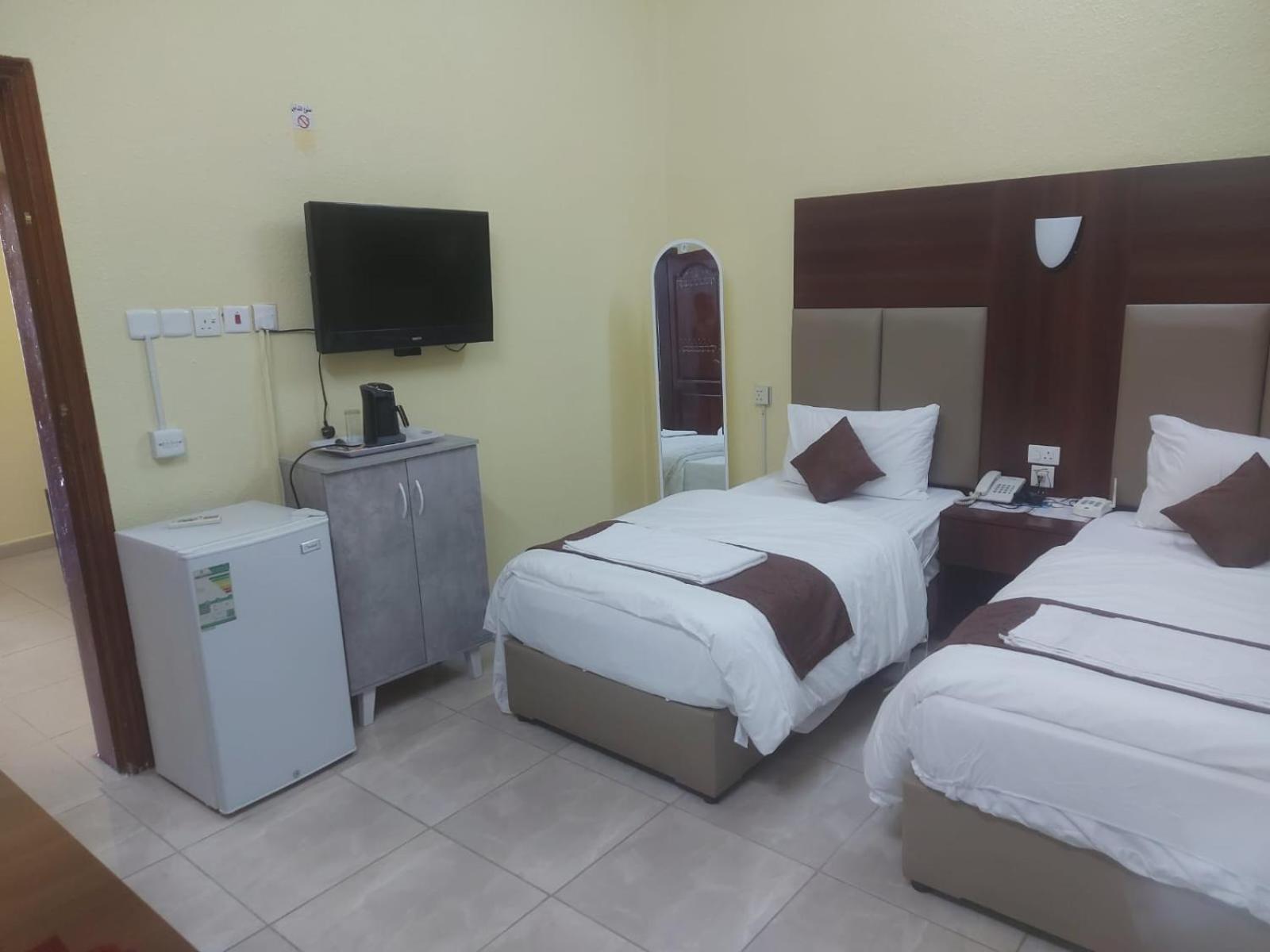 العييري للوحدات المفروشة المدينة 3 Apartemen *